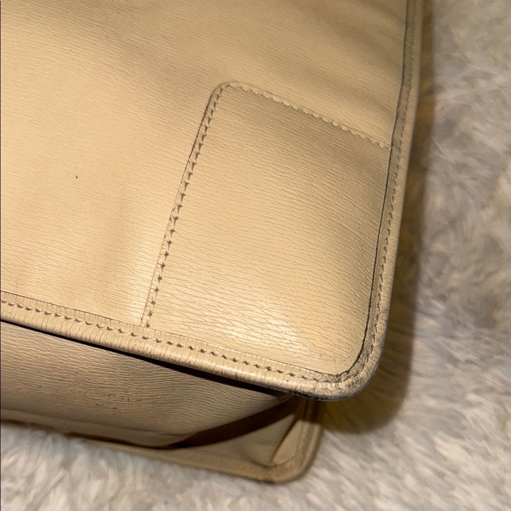 ✨RARE✨ Authentic Gucci “Birkin” style Beige/Cream Leather Satchel 🤎 - Picture 10 of 16